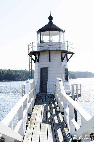 Doubling Point Lighthouse